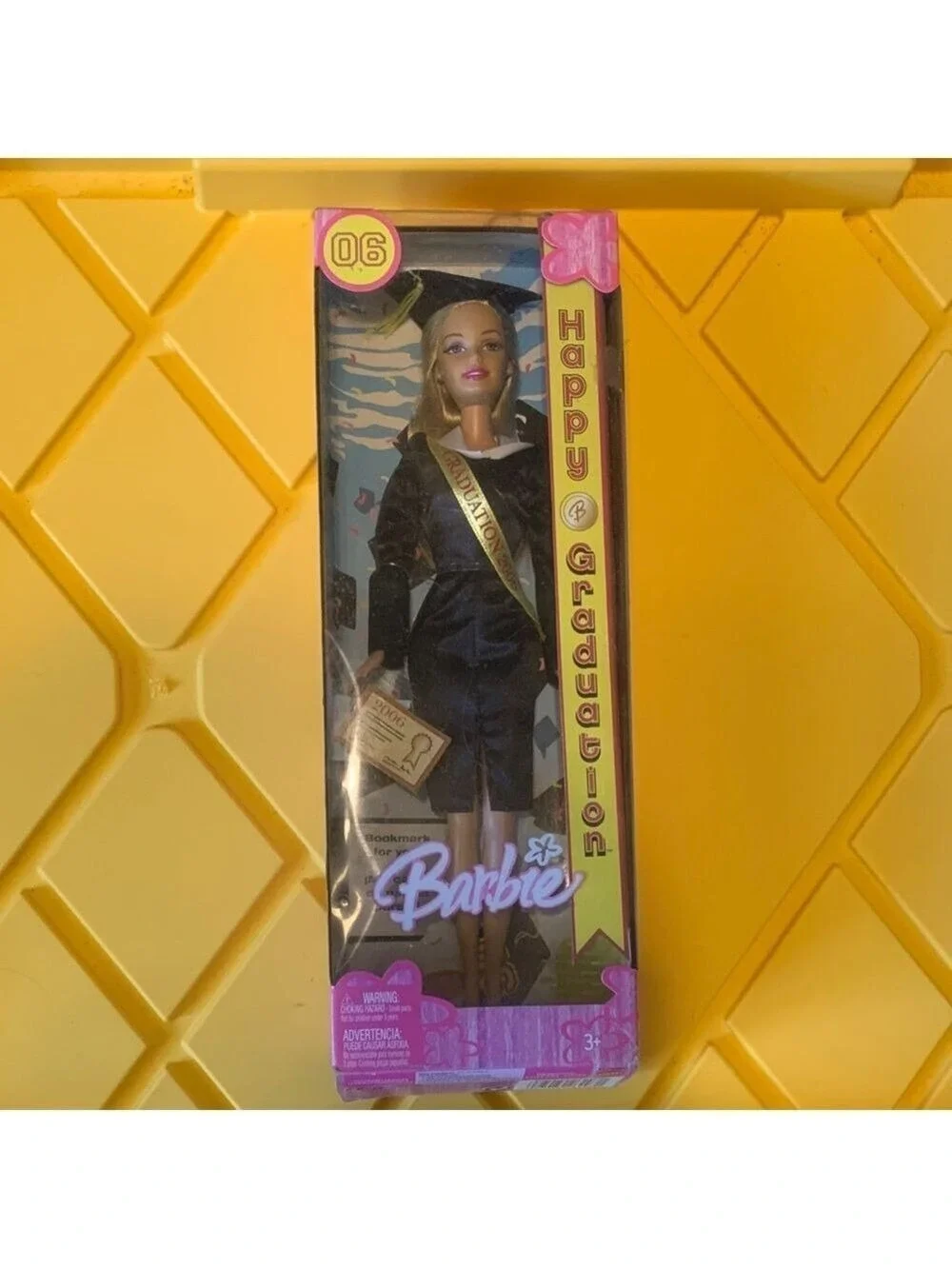 Vintage 2006 NRB Happy Graduation Barbie #H7669